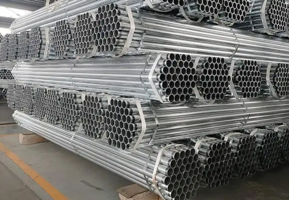 مواسير حديد مجلفن GI Pipes في مستودع صناعي بالسعودية